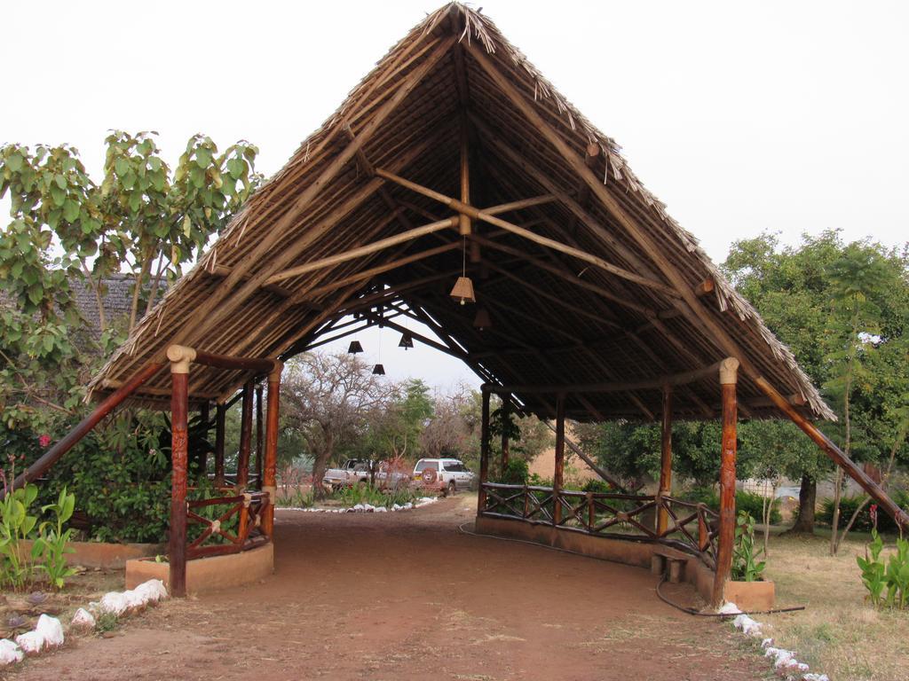 African Sunrise Lodge And Campsite 음토와음부 외부 사진